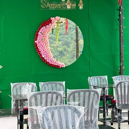 Sattva Cafe And Motel リシケーシュ エクステリア 写真