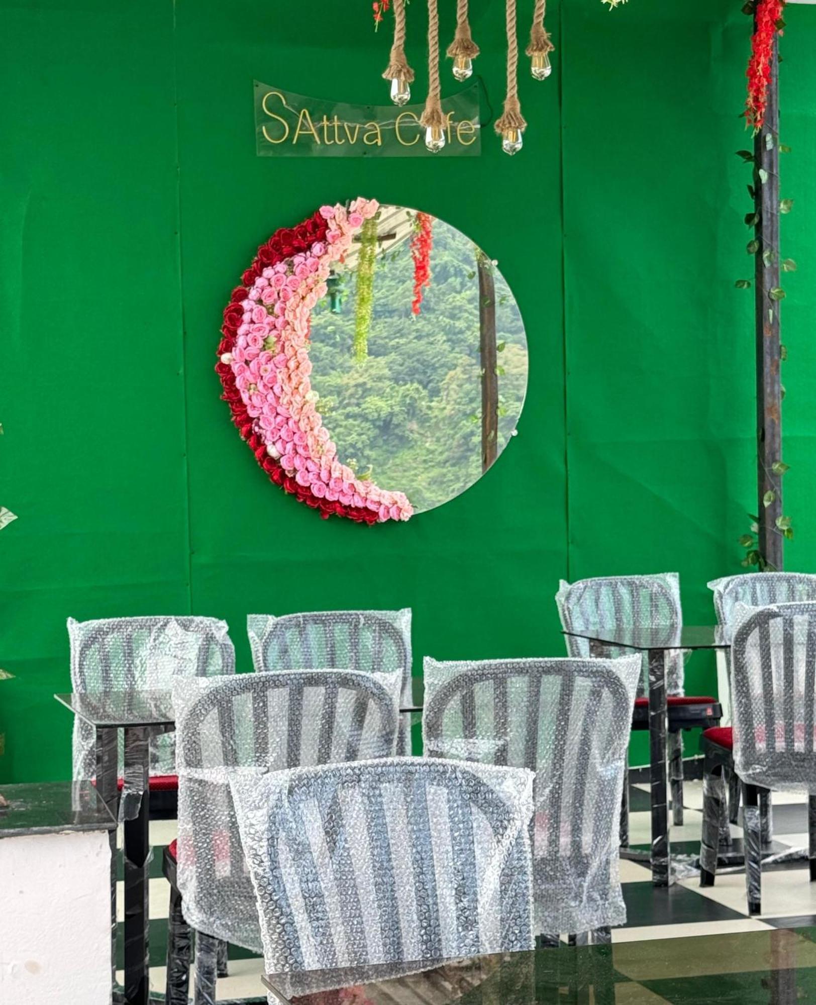 Sattva Cafe And Motel リシケーシュ エクステリア 写真