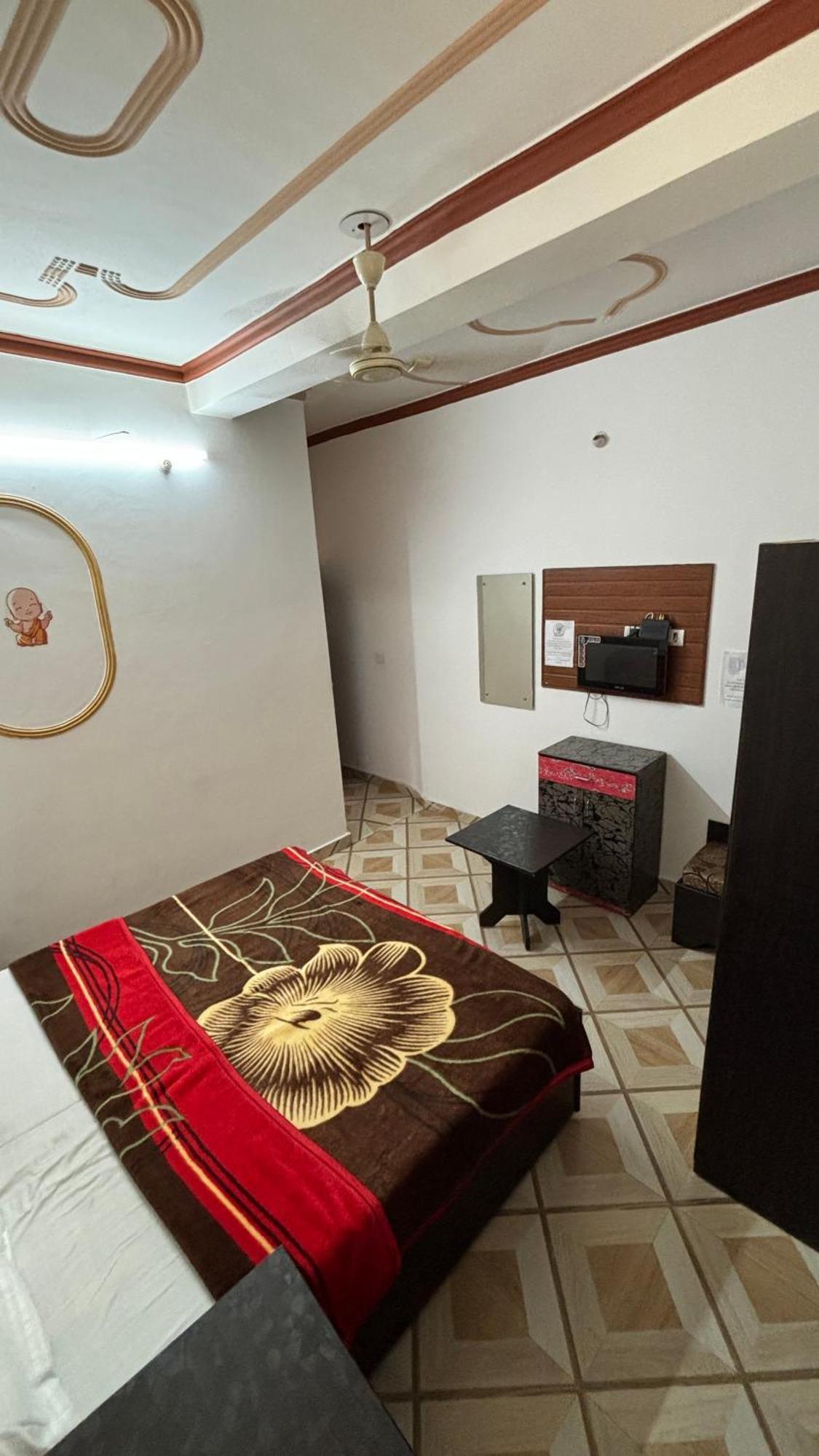 Sattva Cafe And Motel リシケーシュ エクステリア 写真